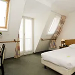 Avenue Hotel 3*