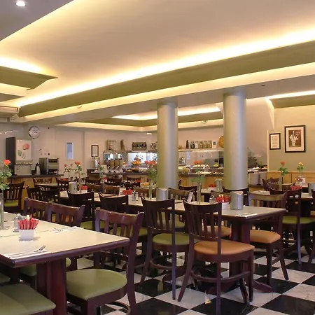 מלון Avenue