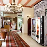 Avenue Hotel