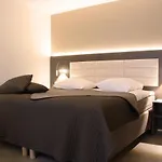 Avenue Hotel 3*