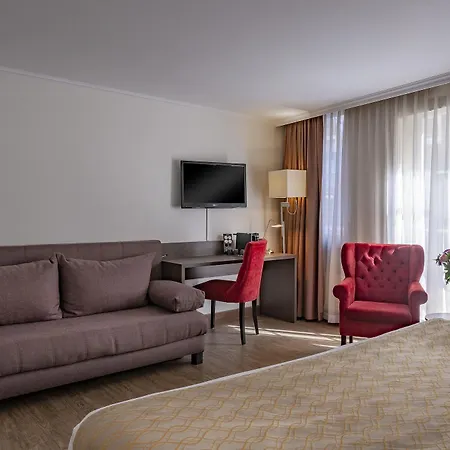 Avenue Hotel