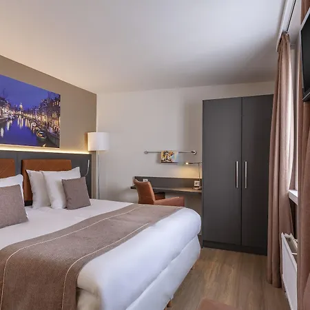 Avenue Hotel