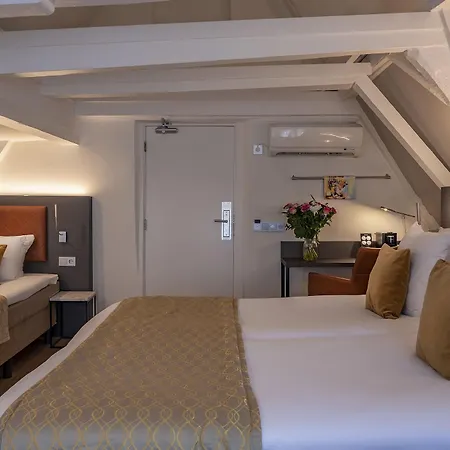 Avenue Hotel 3*