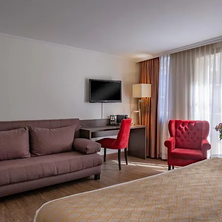 Avenue Hotel