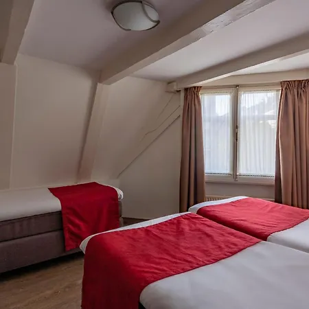 Avenue Hotel