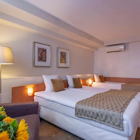 Avenue 3* Amsterdam