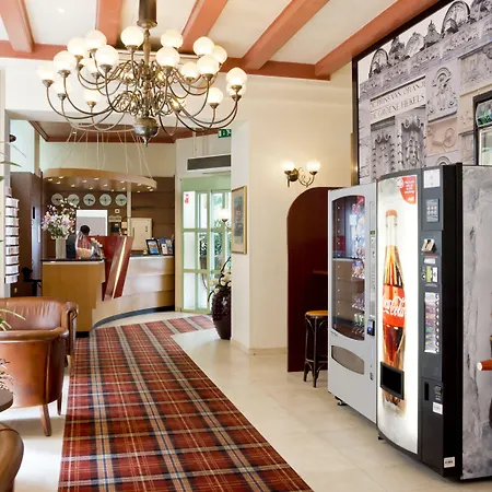 Avenue Hotel