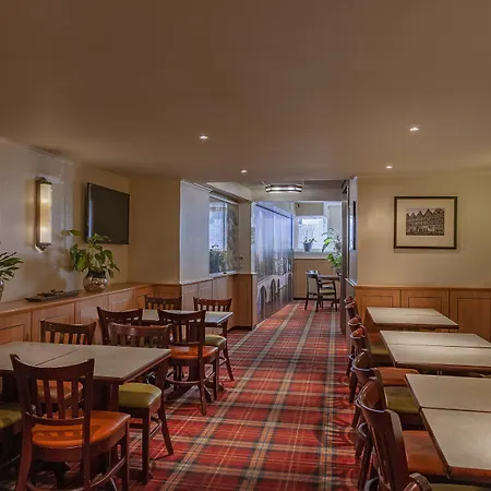 Avenue Hotel