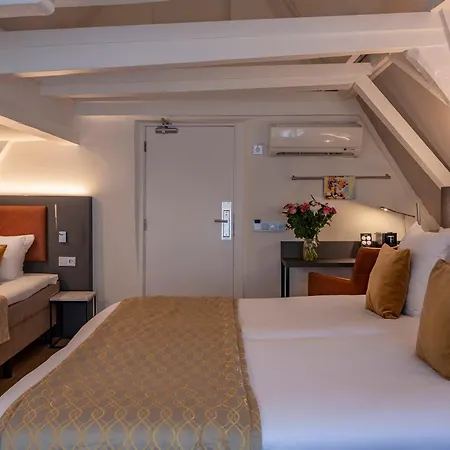 Avenue Hotel 3*